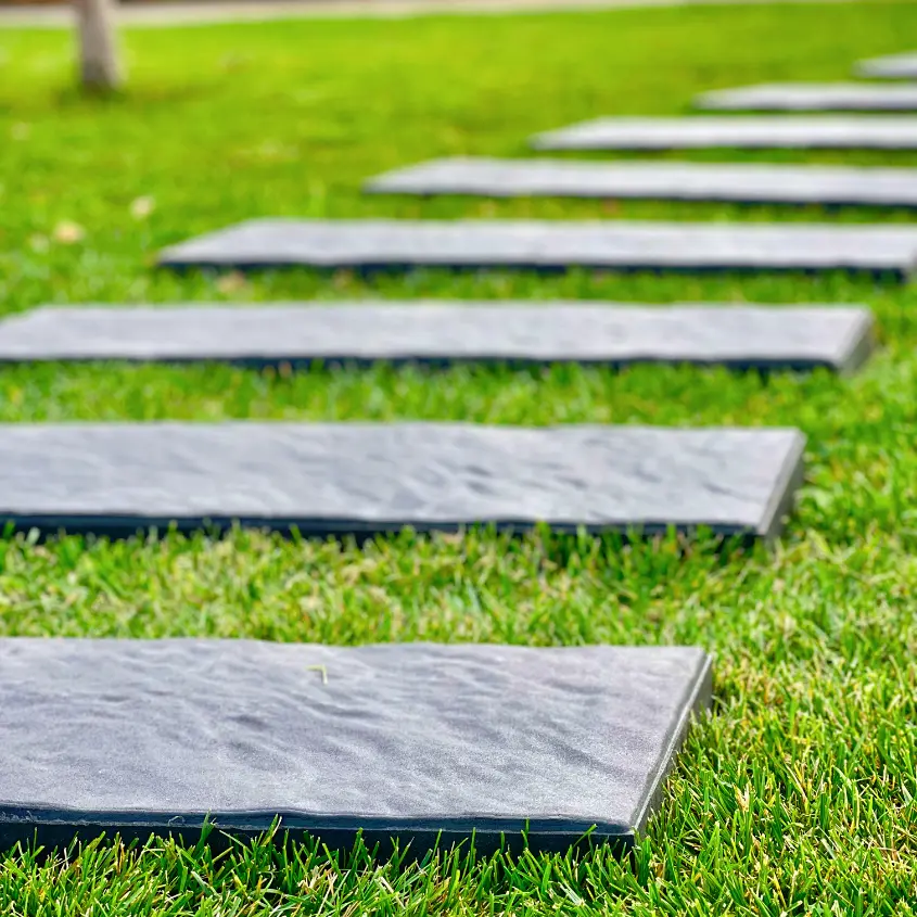 Фото 4 шаговая плита Stone Серый Графит дизайн участка